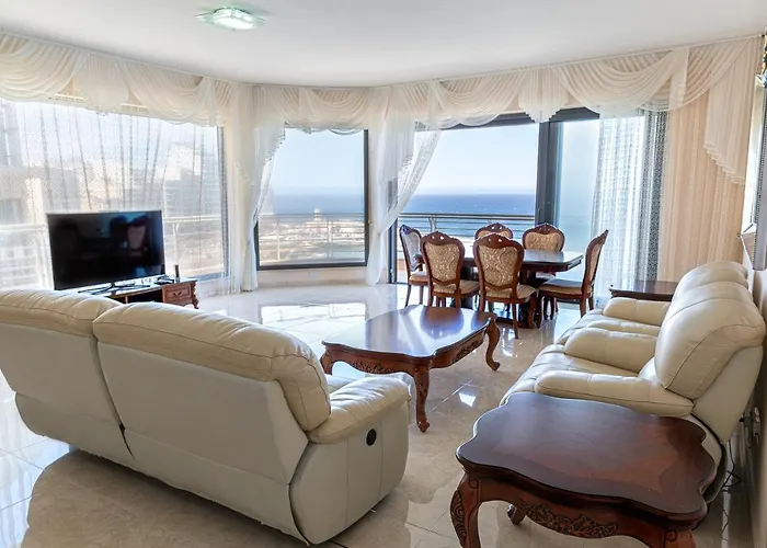 Beautiful Sea View Apartment